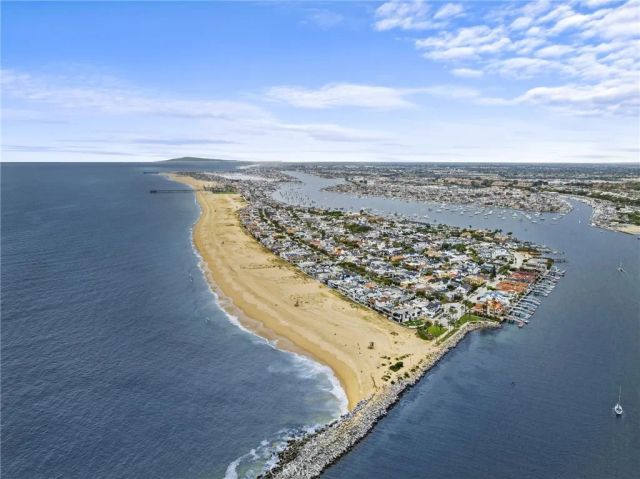 2148 E Oceanfront, Newport Beach, CA 92661