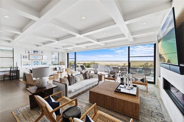 2148 E Oceanfront, Newport Beach, CA 92661