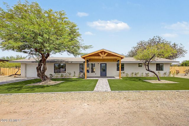 6416 E HOLIDAY Drive, Mesa, AZ 85215