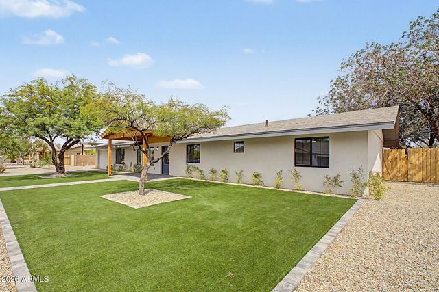 6416 E HOLIDAY Drive, Mesa, AZ 85215