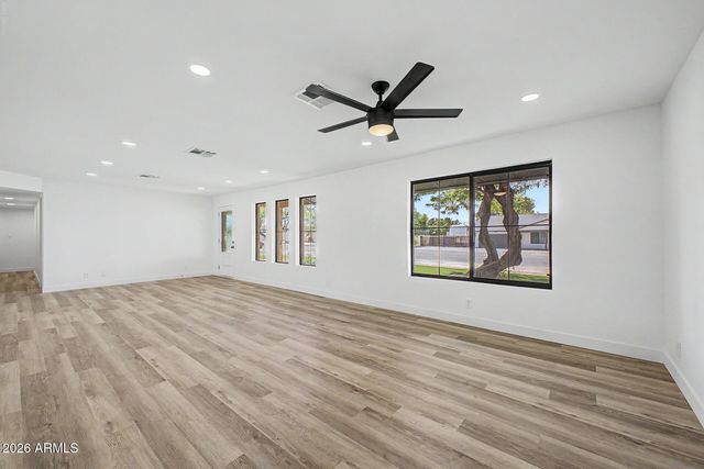 6416 E HOLIDAY Drive, Mesa, AZ 85215