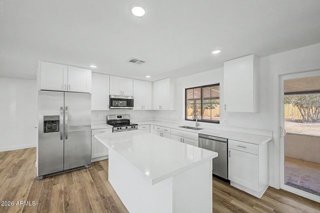6416 E HOLIDAY Drive, Mesa, AZ 85215