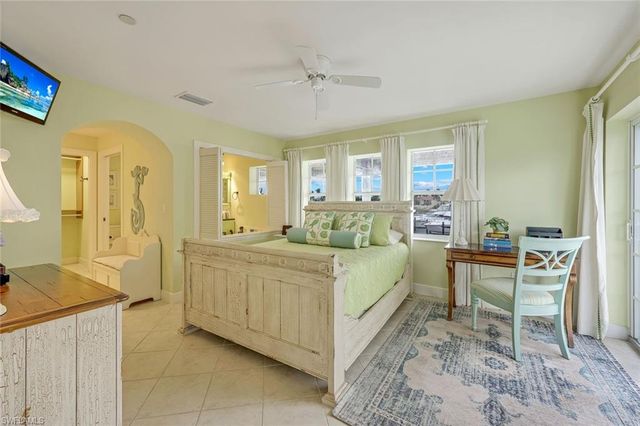 5898 Shell Cove DR, Cape Coral, FL 33914