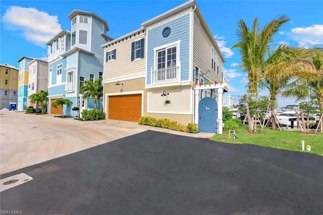 5898 Shell Cove DR, Cape Coral, FL 33914