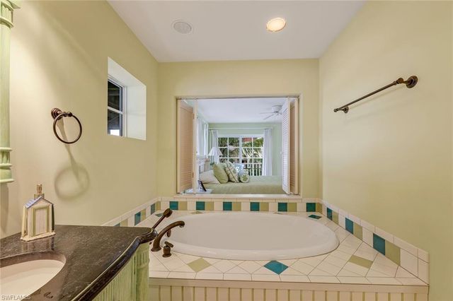 5898 Shell Cove DR, Cape Coral, FL 33914