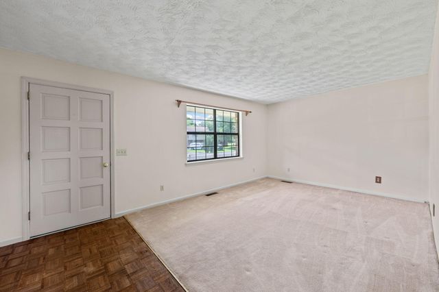 65 Mitchell Lane, Rossville, GA 30741