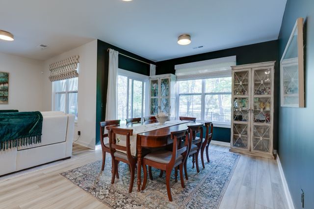 563 Ballard Dr, White House, TN 37188