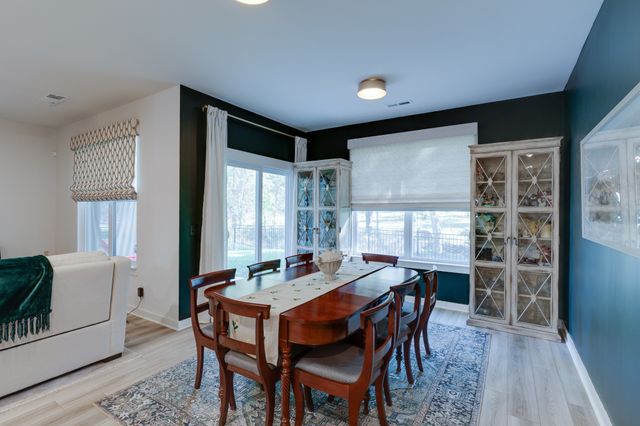 563 Ballard Dr, White House, TN 37188