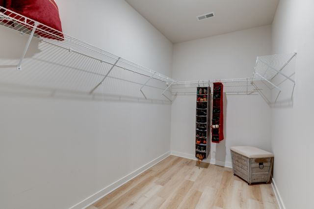 563 Ballard Dr, White House, TN 37188