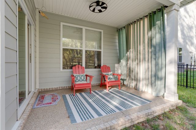 563 Ballard Dr, White House, TN 37188