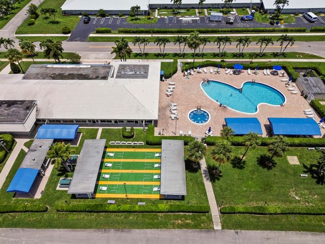 1196 SW Lake Circle, Boynton Beach, FL 33426