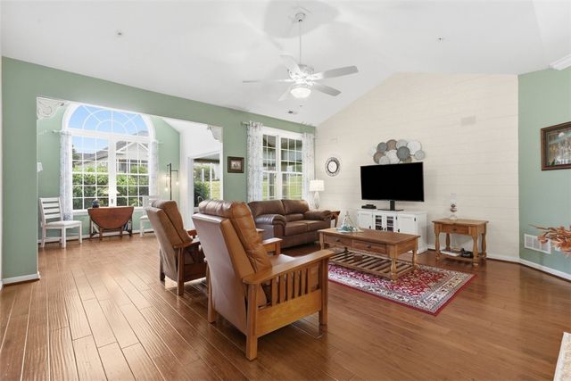 113 Presidents Dr, Sewickley, PA 15143