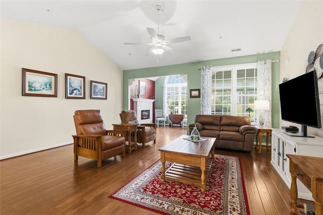 113 Presidents Dr, Sewickley, PA 15143