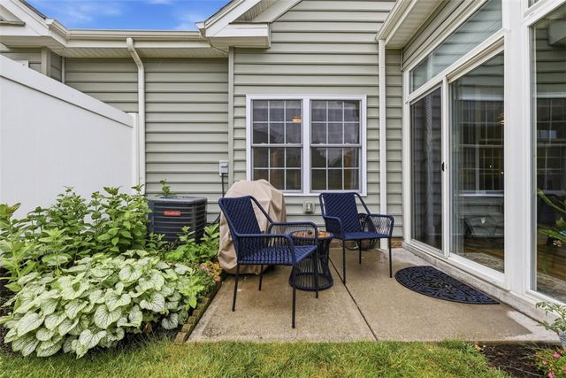 113 Presidents Dr, Sewickley, PA 15143