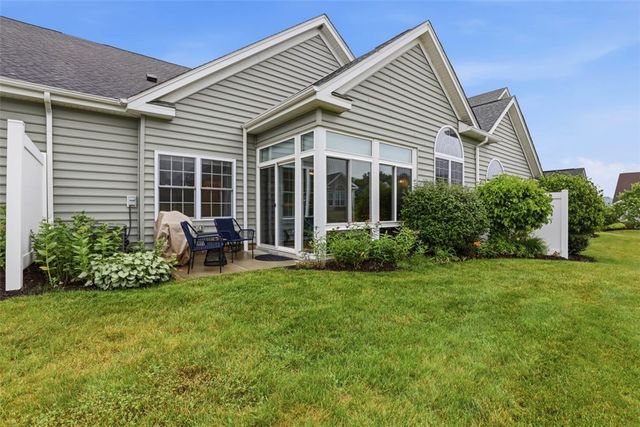 113 Presidents Dr, Sewickley, PA 15143