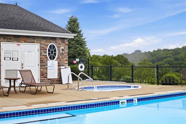113 Presidents Dr, Sewickley, PA 15143
