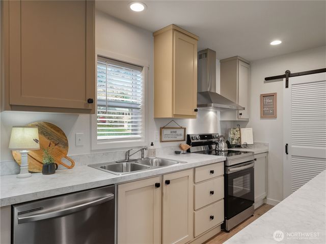 723 Broadway Avenue, Hoquiam, WA 98550