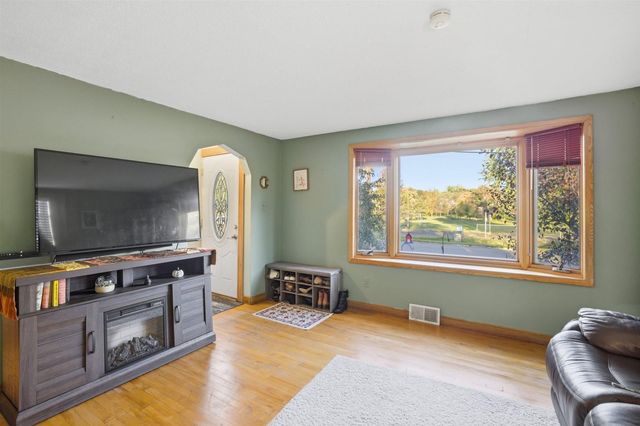 1123 Adams Avenue, Eveleth, MN 55734