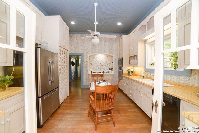 1201 10th, Hondo, TX 78861