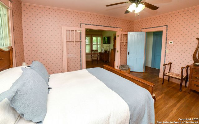1201 10th, Hondo, TX 78861