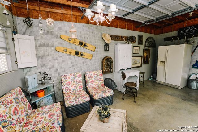 1201 10th, Hondo, TX 78861