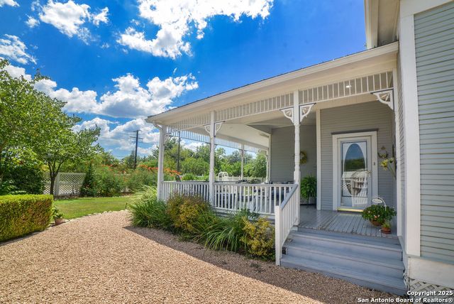1201 10th, Hondo, TX 78861