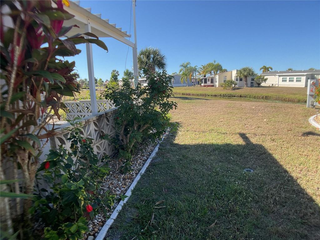 Image 11 of property listing at 2100 KINGS HIGHWAY 288, Port Charlotte, FL 33980