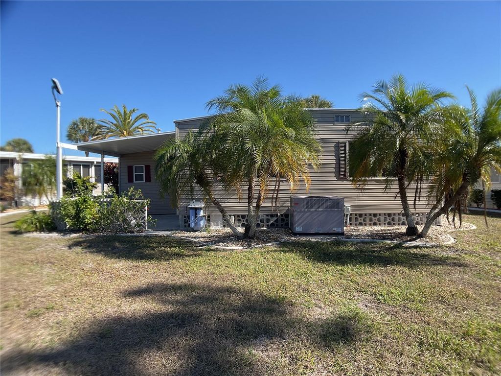 Image 12 of property listing at 2100 KINGS HIGHWAY 288, Port Charlotte, FL 33980