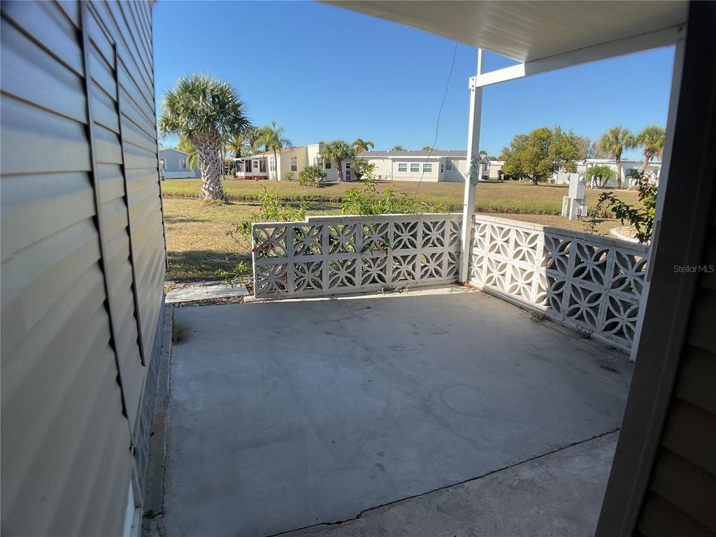 Image 10 of property listing at 2100 KINGS HIGHWAY 288, Port Charlotte, FL 33980