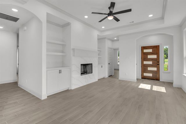 504 E Ball Street, Tom Bean, TX 75489