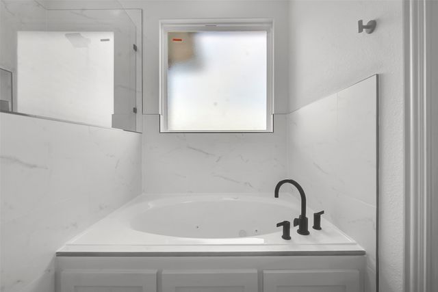 504 E Ball Street, Tom Bean, TX 75489