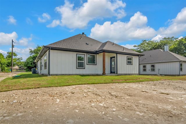 504 E Ball Street, Tom Bean, TX 75489