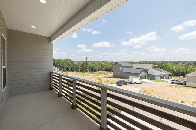 2942 N Old Wire Road, Fayetteville, AR 72703