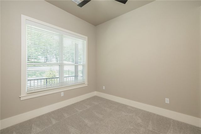 2942 N Old Wire Road, Fayetteville, AR 72703