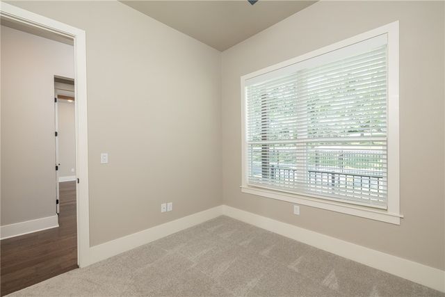 2942 N Old Wire Road, Fayetteville, AR 72703