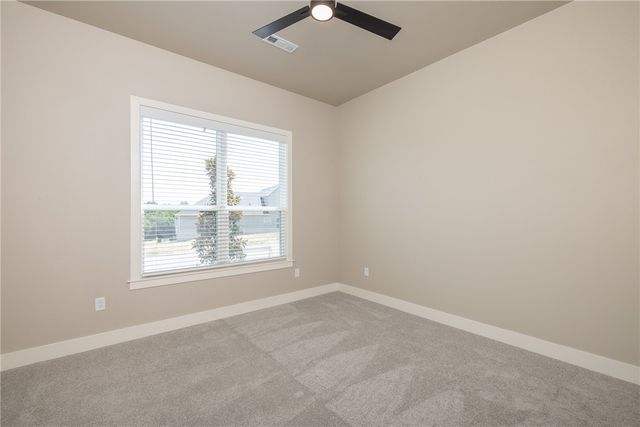 2942 N Old Wire Road, Fayetteville, AR 72703