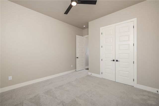 2942 N Old Wire Road, Fayetteville, AR 72703