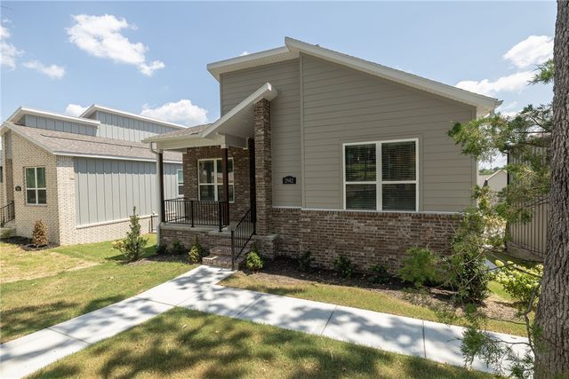 2942 N Old Wire Road, Fayetteville, AR 72703