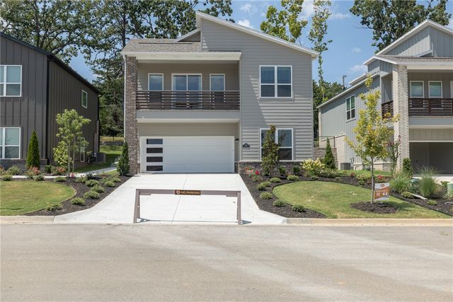 2942 N Old Wire Road, Fayetteville, AR 72703