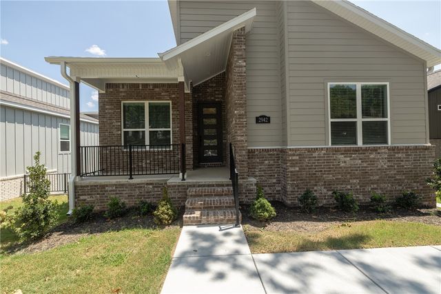 2942 N Old Wire Road, Fayetteville, AR 72703