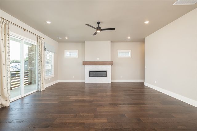2942 N Old Wire Road, Fayetteville, AR 72703