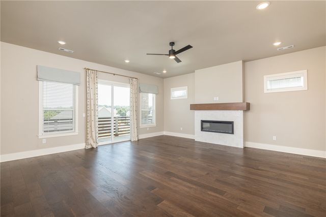 2942 N Old Wire Road, Fayetteville, AR 72703