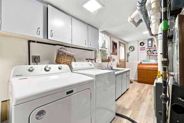 6505 Lincoln Avenue, Windsor Heights, IA 50324