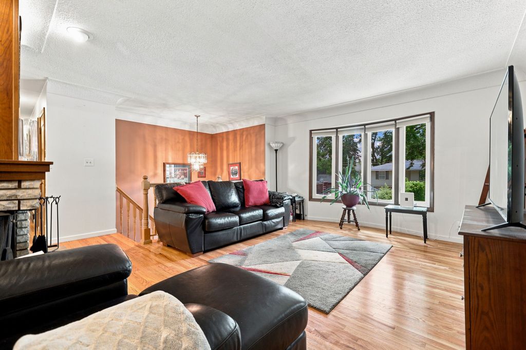 6505 Lincoln Avenue, Windsor Heights, IA 50324