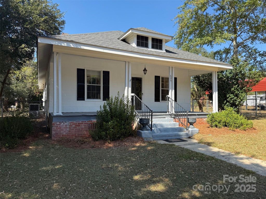 606 W Church Street W, Kershaw, SC 29067