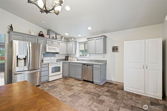 106 Rose Marie Drive, Chehalis, WA 98532