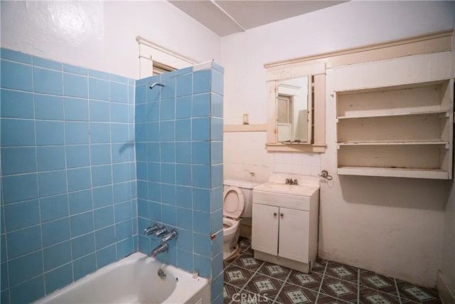 1619 S St Andrews Place, Los Angeles, CA 90019