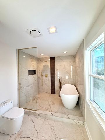 830 Deerfield Road, Highland Park, IL 60035