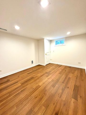 830 Deerfield Road, Highland Park, IL 60035