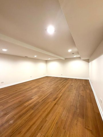 830 Deerfield Road, Highland Park, IL 60035